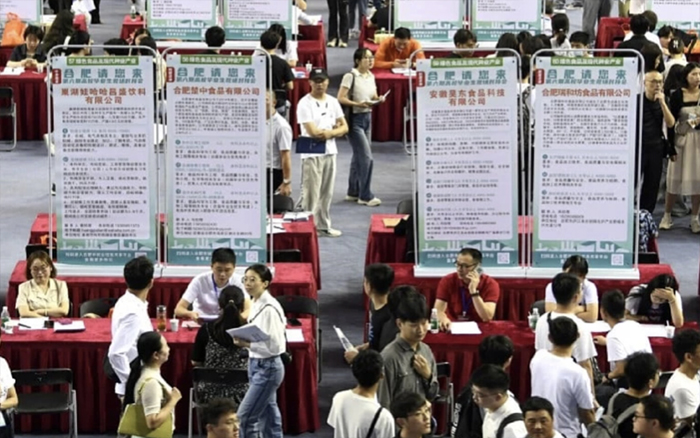 เทรนด์ AI มาแรง จีนเสนอเงินเดือน 2.4 ล้านบาท ดึงดูดแรงงานทักษะ GenAI