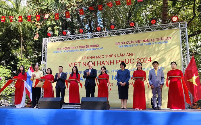สมาคมมิตรภาพไทย-เวียดนาม ร่วมพิธีเปิดนิทรรศการภาพถ่าย 