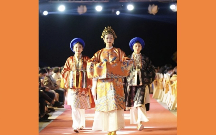 ประชาสัมพันธ์ชุดแต่งกายเวียดนามสู่ประชาชนทั้งภายในและต่างประเทศ