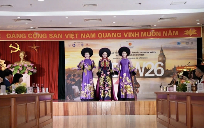 Ao Dai ก้าวเข้าสู่เวที London Fashion Week ในปี 2026