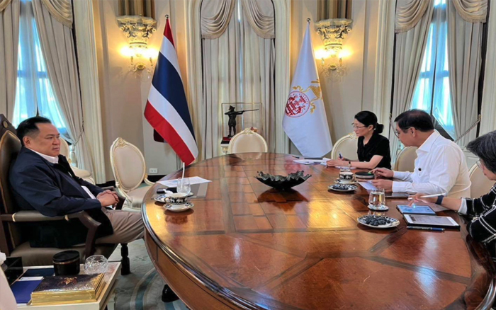 รัฐมนตรีว่าการกระทรวงการต่างประเทศหารือกับรัฐมนตรีว่าการกระทรวงการต่างประเทศรัฐสุลต่านโอมานทางโทรศัพท์