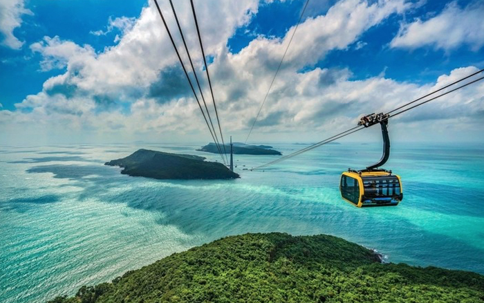 รถกระเช้าสามคันของเวียดนามได้รับการเสนอชื่อให้เป็นหนึ่งในเครื่องเล่นที่มีทิวทัศน์สวยงามที่สุดในเอเชีย