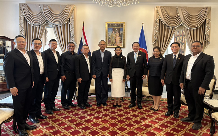 นายกสมาคมมิตรภาพไทย-เวียดนามและเลขาธิการ เข้าพบเอกอัครราชทูต ณ กรุงฮานอย และกงสุลใหญ่ ณ นครโฮจิมินห์