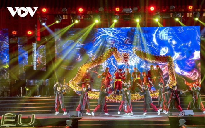 สัปดาห์ดนตรีนานาชาติเว้รวบรวมศิลปินต่างชาติยอดนิยม