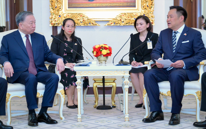 นายกรัฐมนตรีให้การต้อนรับและพบหารือกับเลขาธิการใหญ่พรรคคอมมิวนิสต์เวียดนามและประธานาธิบดีแห่งสาธารณรัฐสังคมนิยมเวียดนามที่เดินทางเยือนประเทศไทยอย่างเป็นทางการ