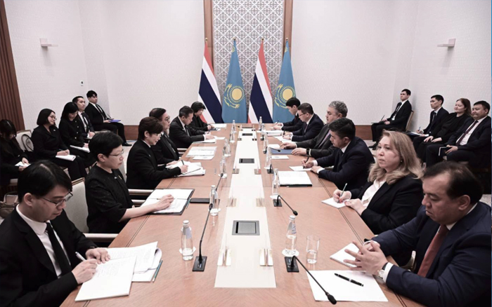 รองนายกรัฐมนตรีและรัฐมนตรีว่าการกระทรวงการต่างประเทศเข้าพบหารือกับรัฐมนตรีว่าการกระทรวงการต่างประเทศคาซัคสถาน ในโอกาสการเยือนคาซัคสถานอย่างเป็นทางการ