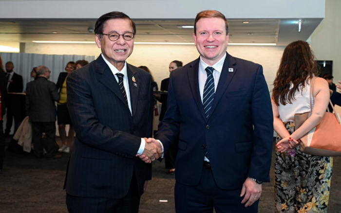 รองนายกรัฐมนตรีและรัฐมนตรีว่าการกระทรวงการต่างประเทศพบหารือรัฐมนตรีด้านการค้าต่างประเทศและการพัฒนาฟินแลนด์ ในห้วงการประชุมคณะมนตรี OECD ในระดับรัฐมนตรี ณ กรุงปารีส