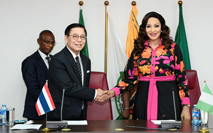 รองนายกรัฐมนตรีและรัฐมนตรีว่าการกระทรวงการต่างประเทศพบหารือทวิภาคีกับรัฐมนตรีว่าการกระทรวงการต่างประเทศไนจีเรียในโอกาสเยือนไนจีเรียอย่างเป็นทางการ