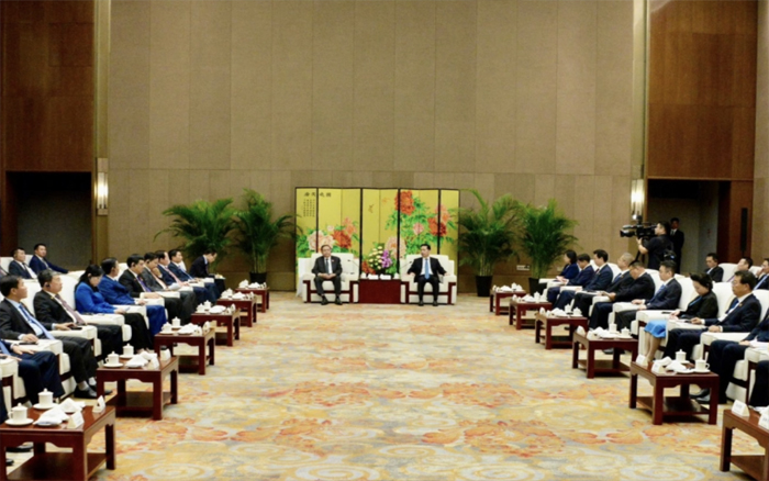 ประธานสภาแห่งชาติเวียดนาม เจิ่นแทงเหมิน ให้การต้อนรับเลขาธิการพรรคสาขามณฑลส่านซี