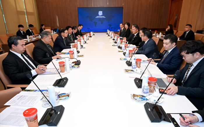 รองนายกรัฐมนตรีและรัฐมนตรีว่าการกระทรวงการต่างประเทศพบหารือกับประธาน JETRO กรุงเทพฯ และประธานหอการค้าญี่ปุ่น - กรุงเทพฯ