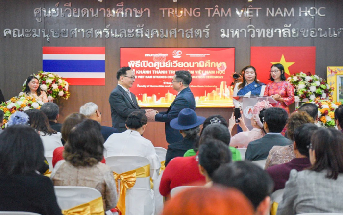 สมาคมฯ ร่วมพิธีเปิด “ศูนย์เวียดนามศึกษา” ยกระดับความร่วมมือด้านการศึกษาไทย–เวียดนาม เนื่องในวาระครบรอบ 50 ปี ความสัมพันธ์ทางการทูต